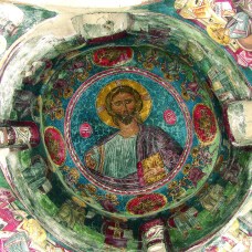 Христос Пантократор (Вседержитель). Роспись купола. Середина XIV века. Крестово-купольная церковь Святого Николая под кровлей XI в. Охраняется ЮНЕСКО.