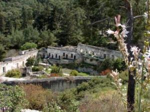 АРМЯНСКИЙ МОНАСТЫРЬ СВЯТОГО МАКАРИЯ